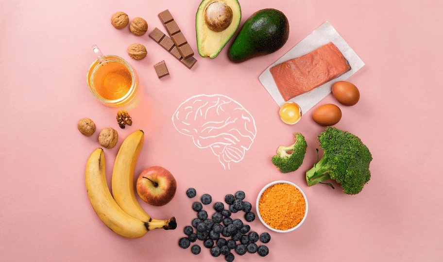 zdrave namirince na ružičaqstoj podlozi u sredini koje je crtež mozga