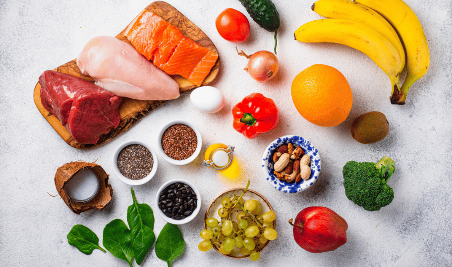 Selekcija zdravih namirnica koje mogu pomoći sniziti tlak na kamenoj podlozi