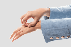 Ruka češe drugu ruku