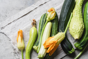 razne vrste i oblici tikvica i cvjetova tikvica