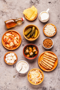 razne fermentirane namirnice u zdjelicama