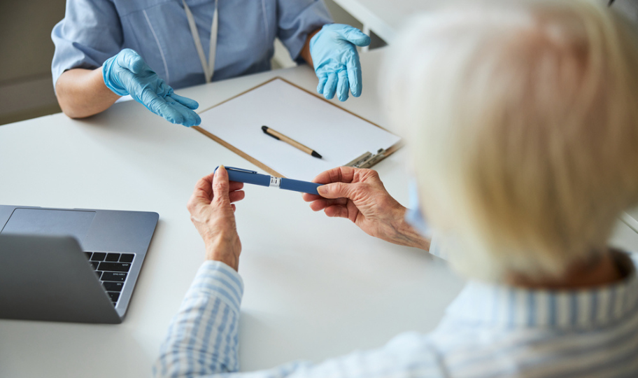 liječnik i pacijentica razgovaraju o GLP-1 terapiji